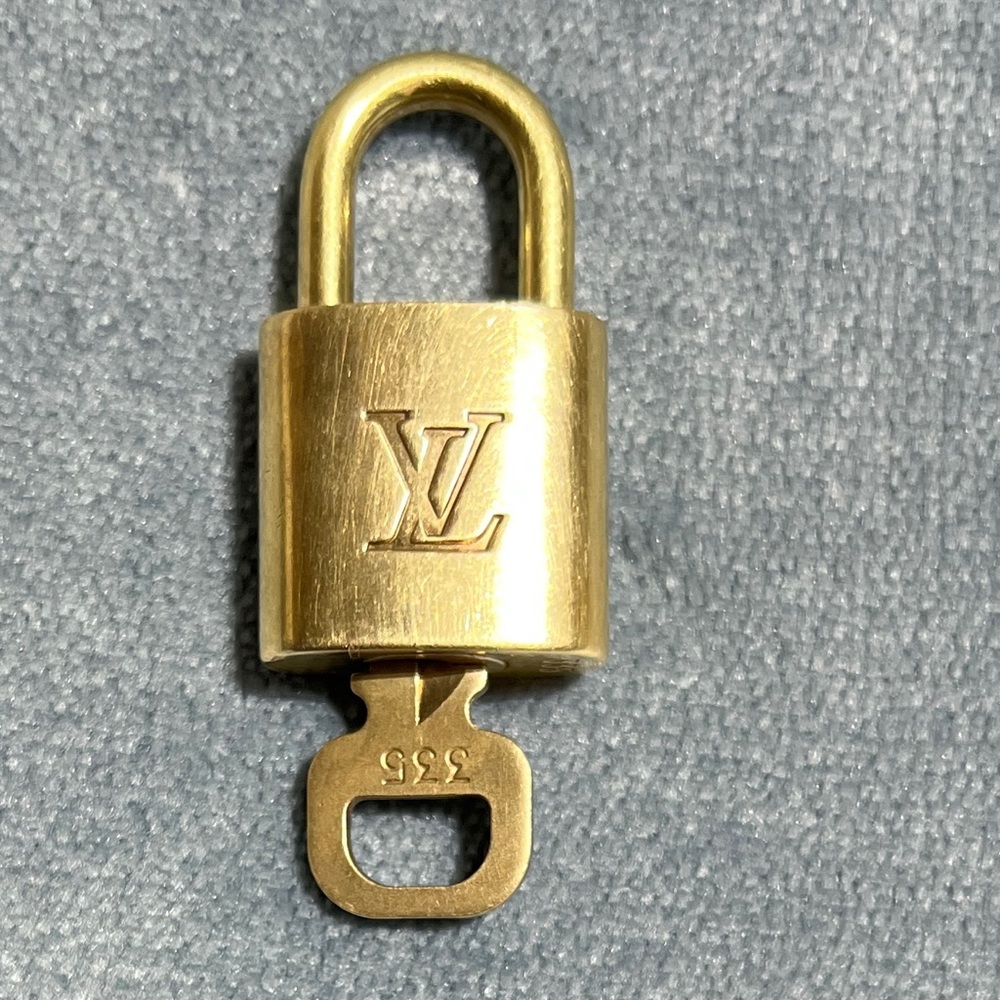 LV Lock&Key - Picture 3 of 5